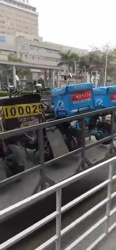 什么蓝黄配？必须给我狠狠的压榨