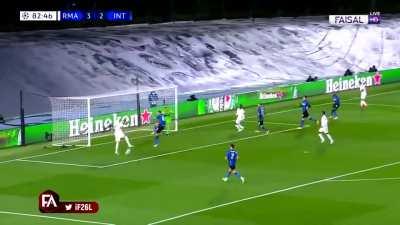 Benzema miss vs Inter Milan.