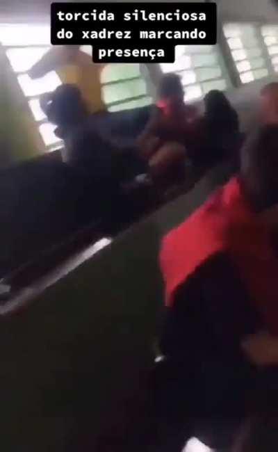 Torcida silenciosa