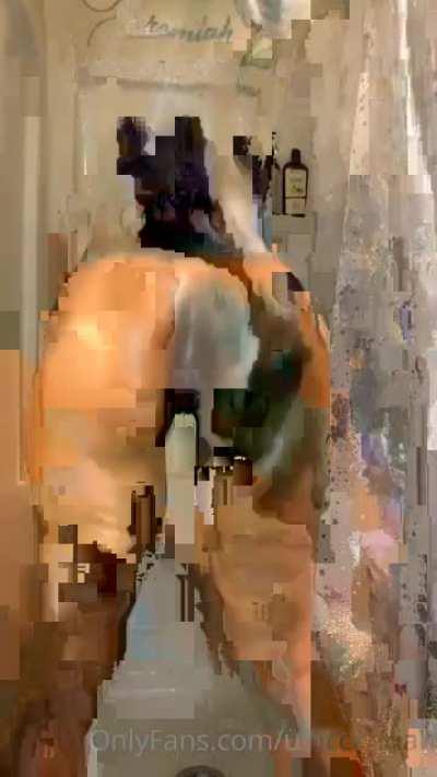 Ass moving like it got evicted