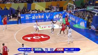 [Highlight] Andi Obst misses the three but Johannes Thiemann is flying for the offensive rebound and gets it over Paolo Banchero and finishes at the rim