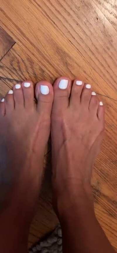 White toes 😋