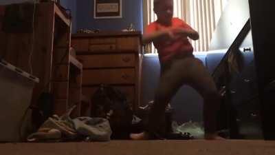 Orange Shirt Kid Dances to LWIAY... Posted last week, didn't get on LWIAY, maybe this week is the week!
