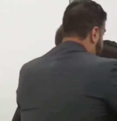 I can‘t stop laughing at Bully maguire‘s part with the Spider man 3 theme…