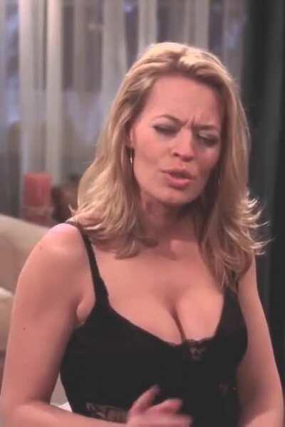 Two and a Half Men S02E19 Jeri Ryan as Sherri Part 2 (brightened, sharpen) 1080p