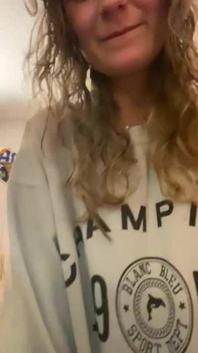 Here is my petite curvy body, I hope you’ll like it 😳🫣