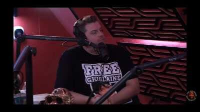 Alex Jones realizes he's sitting in the same seat as kanye on the Joe Rogan Experience