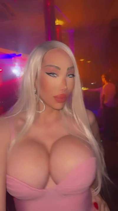 If it doesn’t look like they could break free any moment, it’s not a good look