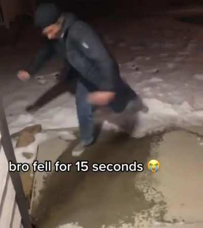 Walking out of the apartments in RP OMEGALUL