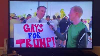 Is this the Cart Narc trolling hard at Trump rally in 2016? Agent Sebastian for life