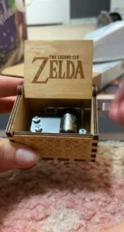 which song is this from? I got it for christmas but can’t really hear the theme