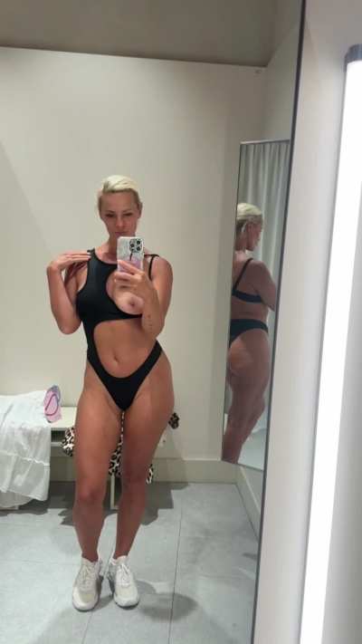 I turn into a mischievous milf as soon as I step into the locker room