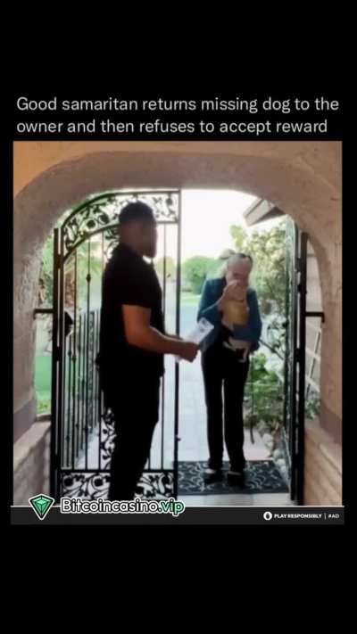 A kind man returns the lost dog to owner and refused to take the reward too.