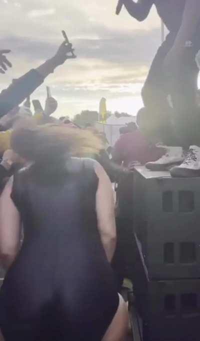 YesJulz looking THICK