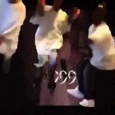 when autograph comes on shuffle