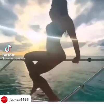 To look sexy on a boat