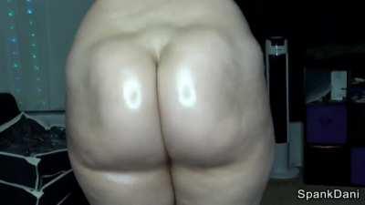 i would stuff my face in that ass