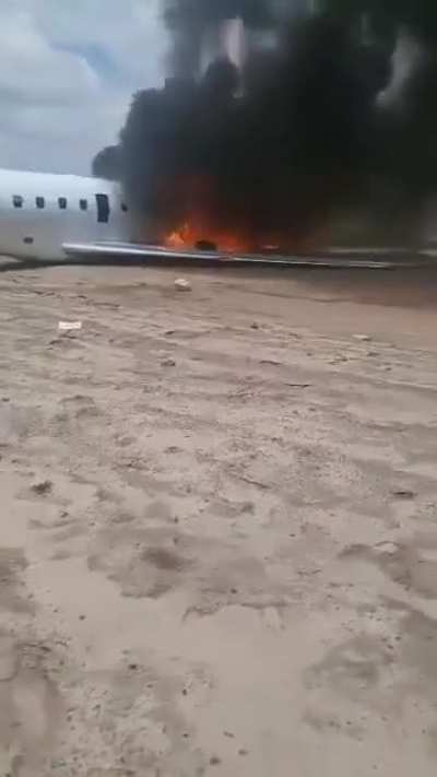 Passenger evacuation of Embraer ERJ-145 carrying the Congolese minister of mines and his delegation. Kolwezi Airport, 17 November 2025