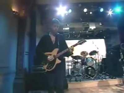 Radiohead - Creep (live on Conan O'Brien in 1993)
