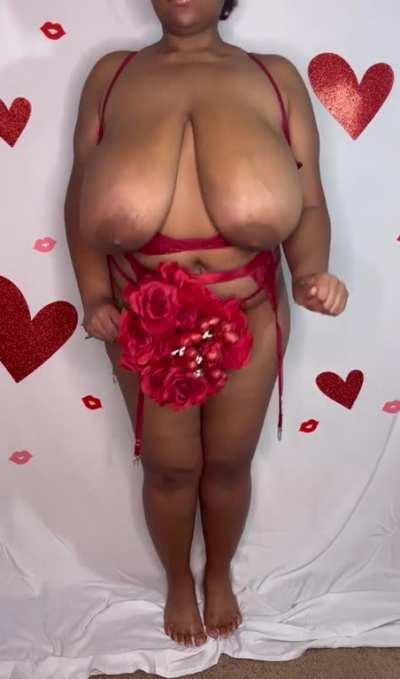 I'm your valentine now --> Come join me on my onlyfans for my valentines day live and also my VIP page is 50% off today! Links in the comments.