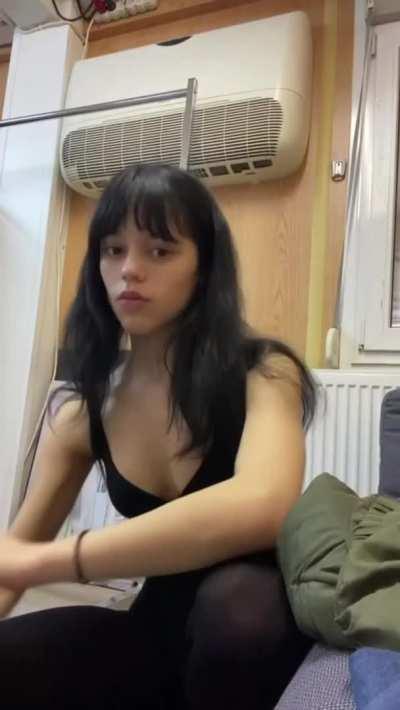 Jenna Ortega Up-To-Date 0.F. F0LD3R - BEL0W -