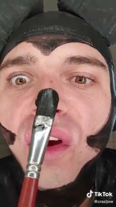 Paint yourself black and play g sharp