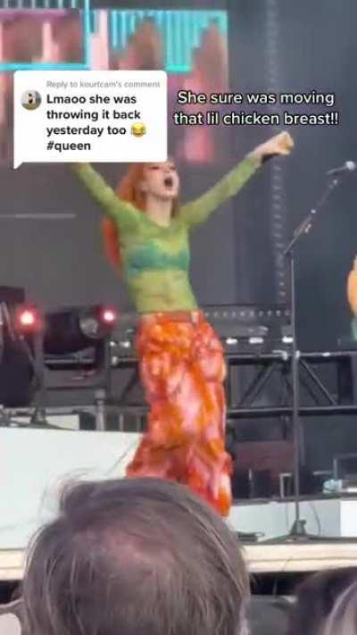 TikTok 💋 @Vivian________here