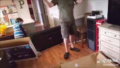 Parents shocked and do nothing when their kid with a hammer smashes their new TV