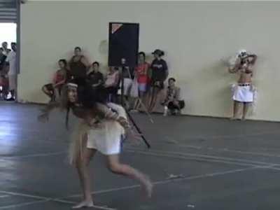 Boobslip Polynesian dancer