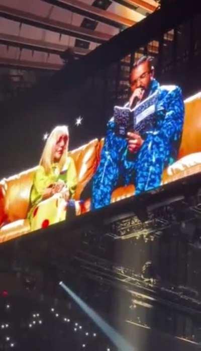 drake rapping “look what you’ve done” to his mom. what a special moment.