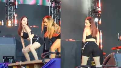 Ass shaking 🍑🍈😍