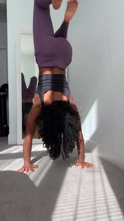 Handstand press and compression drills today..