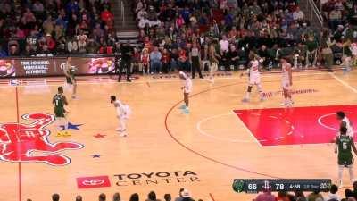 [Highlight] Jalen Green with a high altitude alley-oop dunk thanks to Fred VanVleet