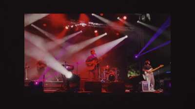 LOST MY SHI WHEN THEY PLAYED NAMONIA ALSO HMAD RESPECT TO THE GUY NEXT TO ME WHO WAS SINGING ALONG WITH ME TO NAMONIA