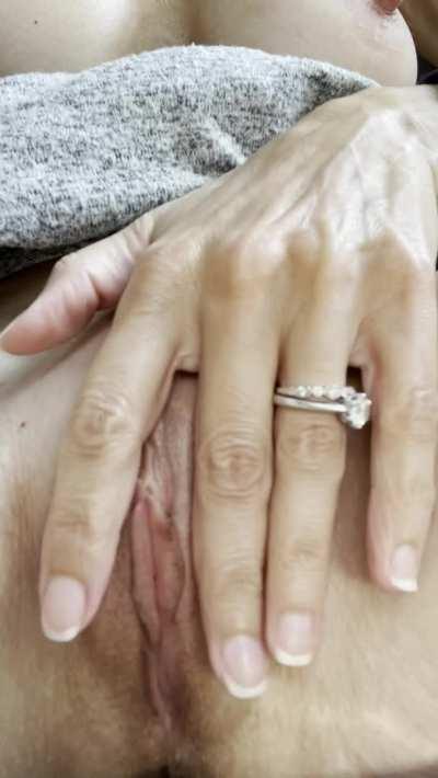 MILFs spell trouble😈 44 Female