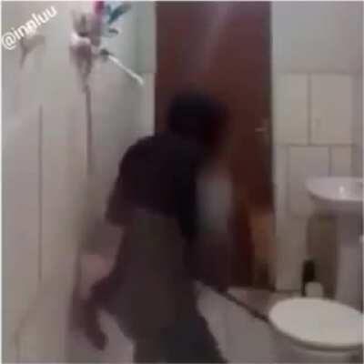 When you and your cat are afraid of the same mouse