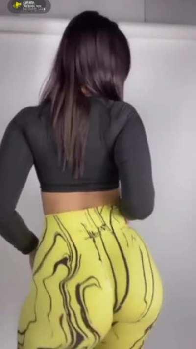 It’s been a min…enjoy this Fat ass of hers in slow mo 🍑