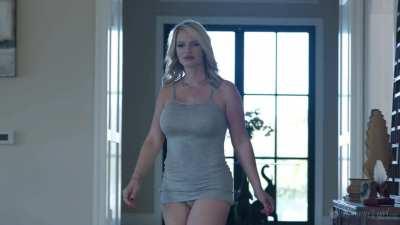 Syren De Mer, Alison Rey, Rachael Cavalli, Alexis Tae - Crash On The Couch