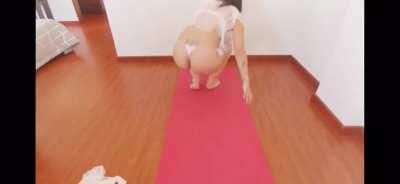 VANEYOGANUDE (“”SEXY WORKOUT 2.”))