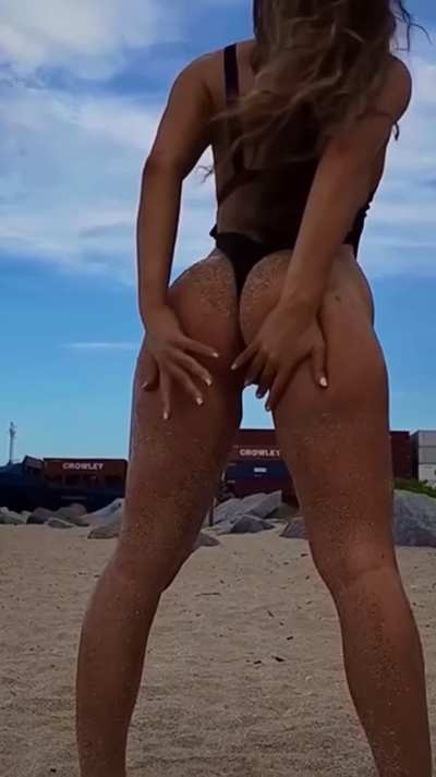 The people next to me got a show