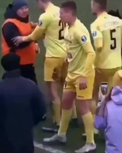 Belichick stopping a marriage proposal — no days off