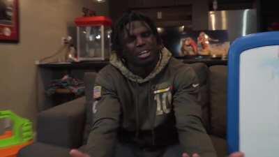 Even Tyreek Hills moms favorite QB is The 🐐