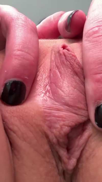 Men over 35, is my meaty pussy beauitful or ugly?