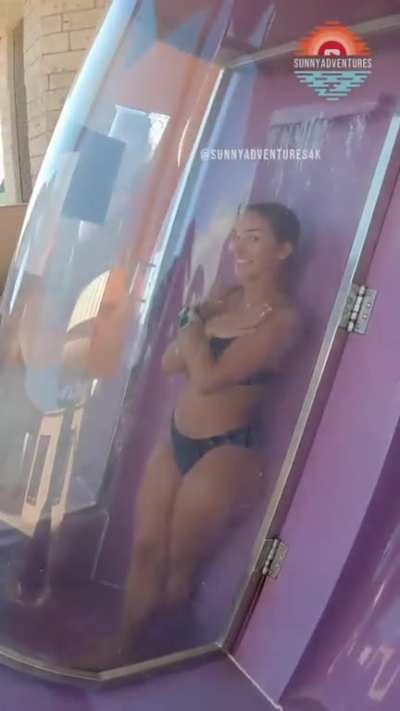 Her Face Ath The End