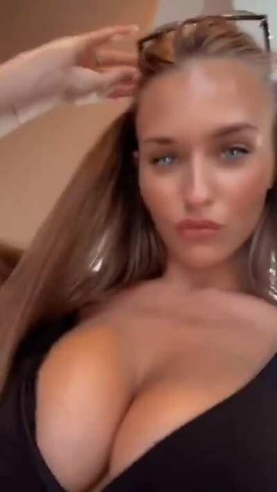 Laura Müllers fette Euter