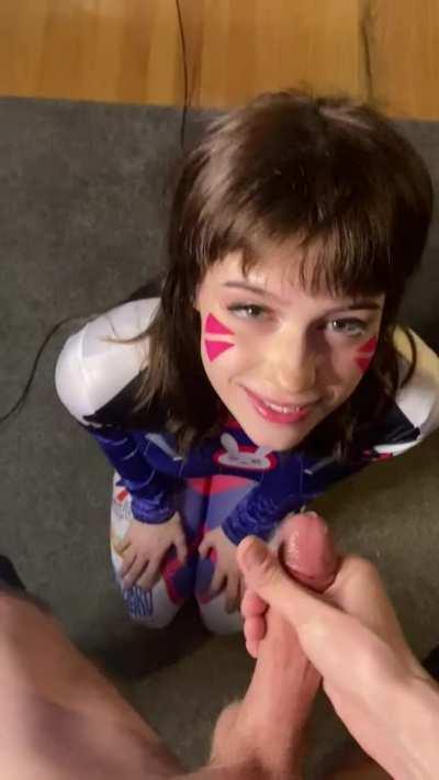 Me earning a huge facial cumshot from a hot cock🤤(19f OC)