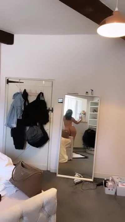 Look at it baby 😻