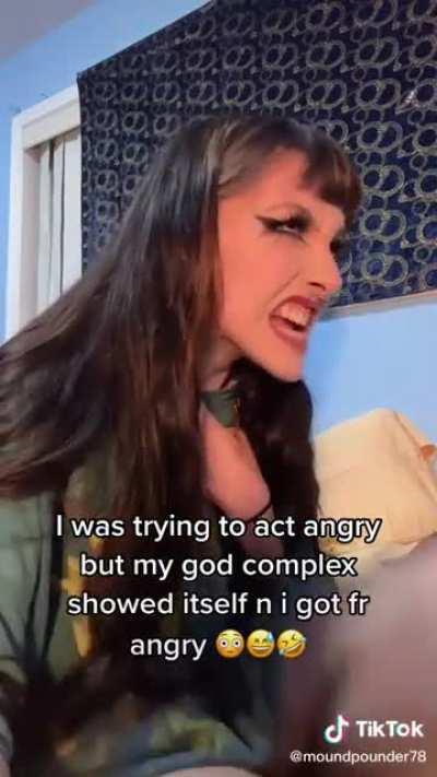 Don’t piss off the moundpounder lest ye wish to suffer her wrath 🖕