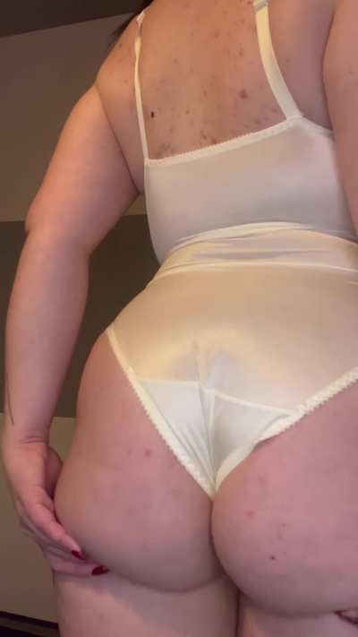 every rate will count as a spank to this ass ;)