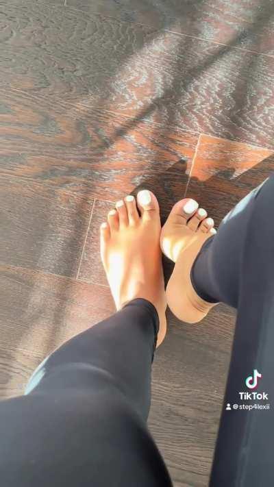 Color change! Who is a fan of white toes??